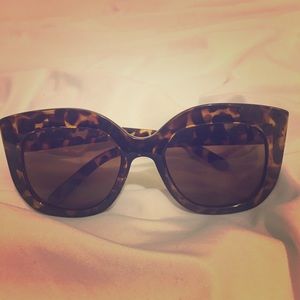 Quay Monroe sunglasses